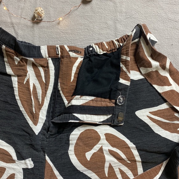 Retro Tie Shorts - Picture 2 of 4